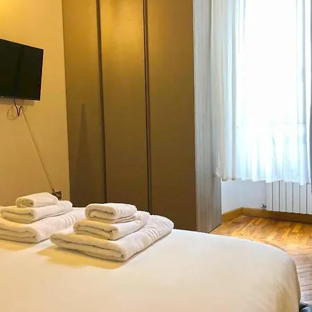 Castel Morrone Apartment Milan